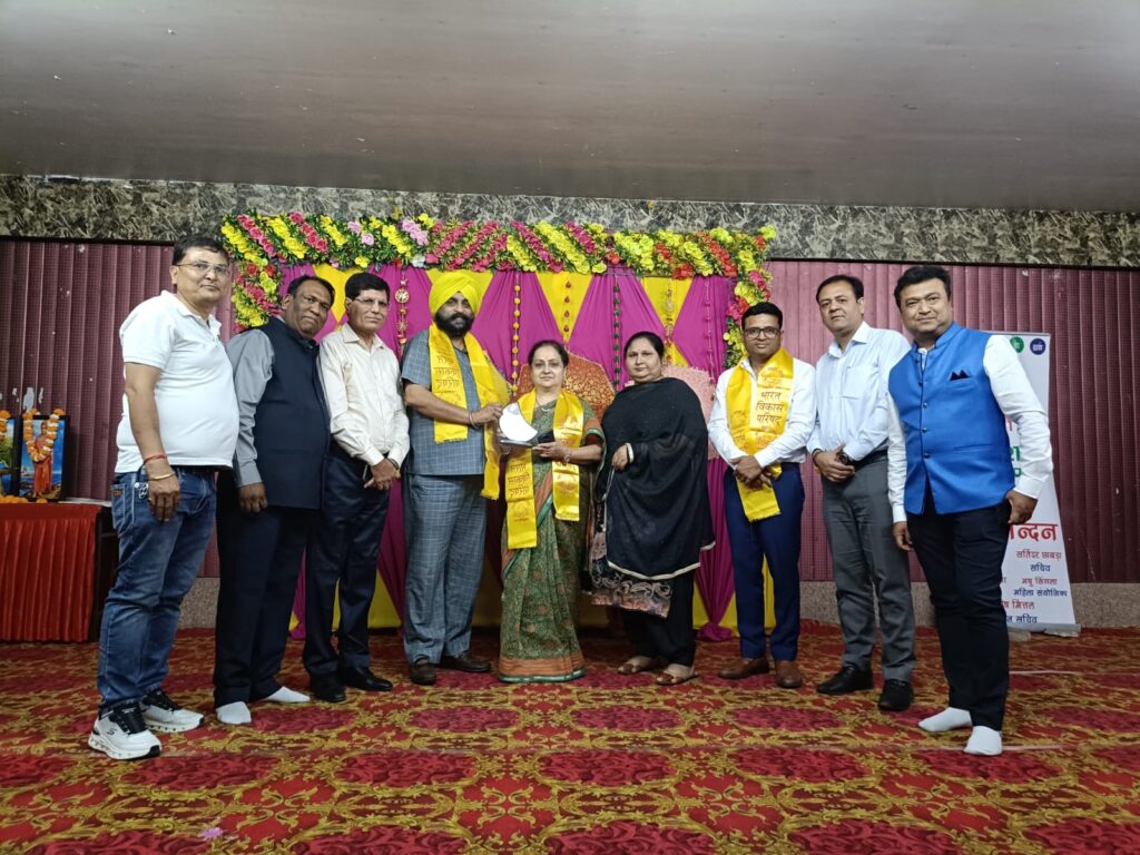 Two prominent personalities who have made significant contributions in the field of social service were honoured.