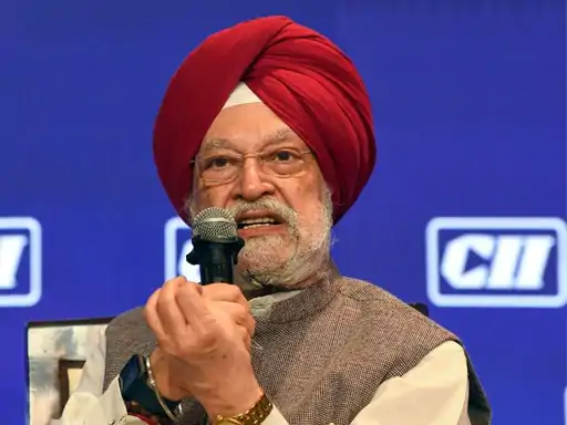 पेट्रोलियम मंत्री बोले-भारत के पास 60 दिन का कच्चा तेल Petroleum Minister Says: India Has 60 Days' Worth of Crude Oil