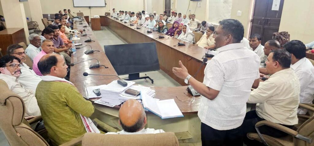 कच्चे कर्मियों को पक्का करने में कोई कानूनी अड़चन नहीं, सरकार की नीयत में खोट : नरेश शास्त्री There is no legal hurdle in regularizing temporary employees, the government's intentions are flawed: Naresh Shastri
