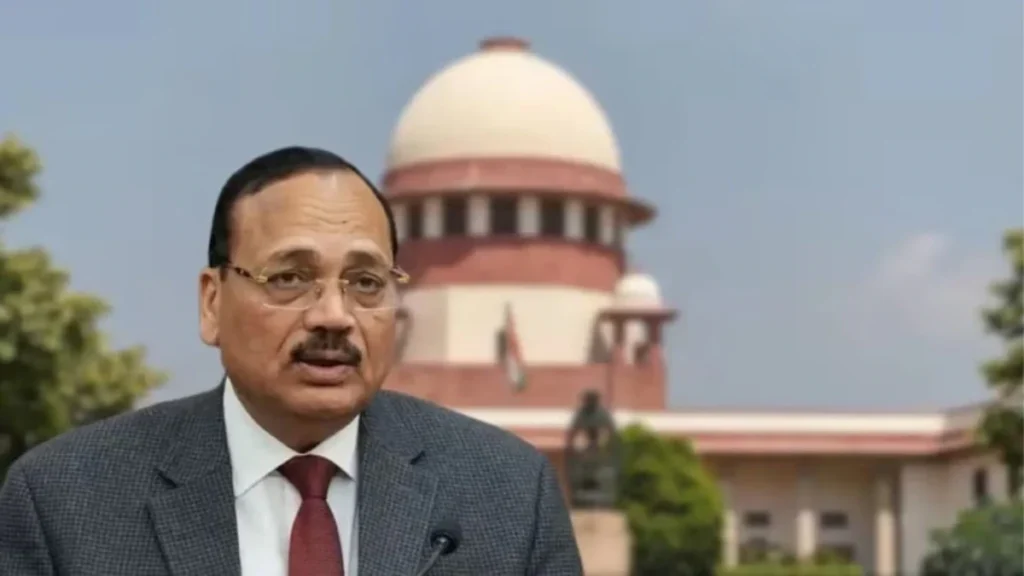 CJI बोले- बेरोजगार युवा कॉकरोच जैसे:ये मीडिया, सोशल मीडिया और RTI एक्टिविस्ट बनकर सिस्टम पर हमला करते हैं CJI Remarks: Unemployed Youth Are Like Cockroaches—They Attack the System by Posing as Media, Social Media, and RTI Activists.