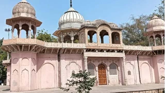 ‘रानी की छतरी’ और ‘शाही तालाब’ को मिला नया जीवन, राजमार्ग से किया कनेक्ट ‘Rani ki Chhatri’ and ‘Shahi Talab’ get a new lease of life, connected to the highway