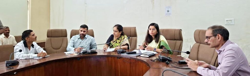 Officials should resolve complaints as soon as possible: Praveen Batra