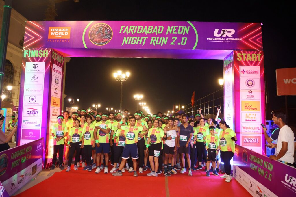 फरीदाबाद में पहली बार आयोजित हुई नियॉन नाइट रन, वर्ल्ड स्ट्रीट बाय ओमैक्स में उमड़ी युवाओं और परिवारों की भीड़ The first-ever Neon Night Run in Faridabad saw a huge crowd of youngsters and families thronging World Street by Omaxe.