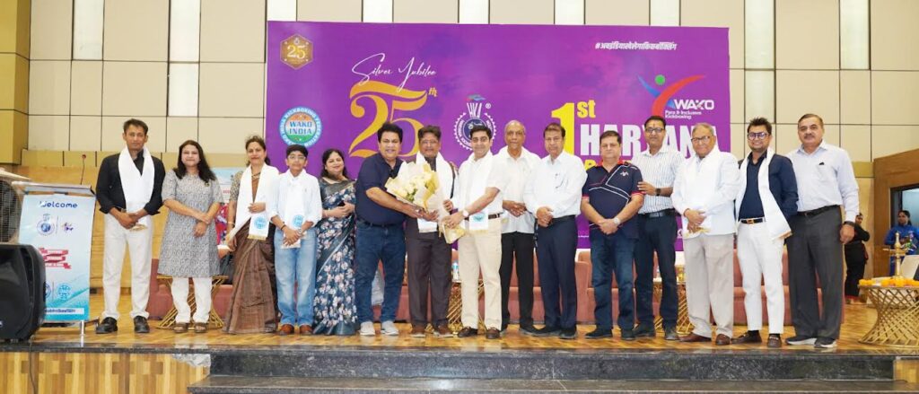 किक बॉक्सिंग प्रतियोगिता में खिलाडिय़ों ने किया शानदार प्रदर्शन The players performed brilliantly in the kick boxing competition.