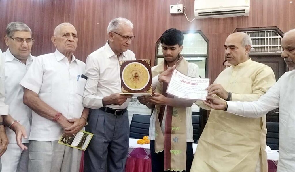 Educating society is the duty of a Brahmin: Moolchand Sharma