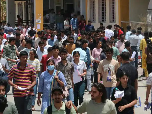 महाराष्ट्र में TET पेपर लीक, कल एग्जाम होना था:सरकार ने परीक्षा रद्द की TET paper leak in Maharashtra; exam was scheduled for tomorrow—government cancels the exam.