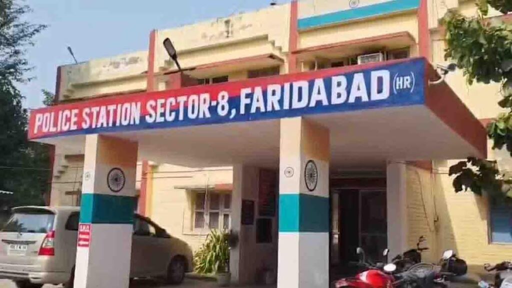 Dacoity at the police station's malkhana (evidence room)! ASI suspended; 20 accused, including a computer apprentice, arrested.