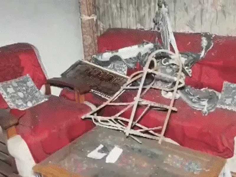 दिल्ली के तुगलकाबाद में बिल्डिंग में आग, 3 मौतें:6 झुलसे, पार्किंग में टू-व्हीलर में आग लगी Fire in a building in Delhi's Tughlakabad; 3 dead, 6 injured; fire started in a two-wheeler in the parking area.