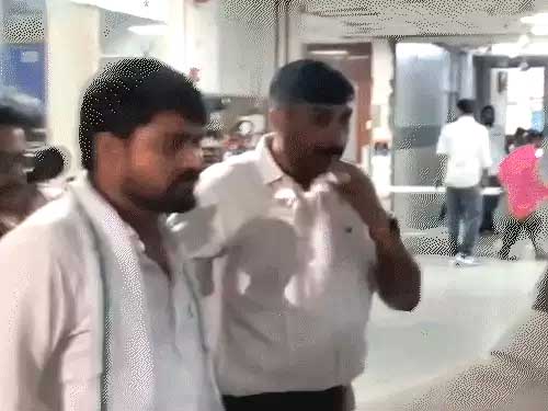 गुजरात- AAP विधायक, पत्नी समेत 9 को 7-7 साल जेल Gujarat- 9 AAP MLAs, including wife jailed for 7-7 years