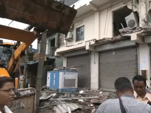 साउथ परगना में अभिषेक बनर्जी का पार्टी ऑफिस तोड़ा गया Abhishek Banerjee's party office in South Parganas was demolished.