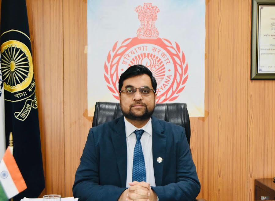 मतदाता सूची पुनरीक्षण अभियान में न रहें पीछे, आज ही भरें अपना SIR फॉर्म Don't lag behind in the voter list revision drive; fill out your SIR form today.