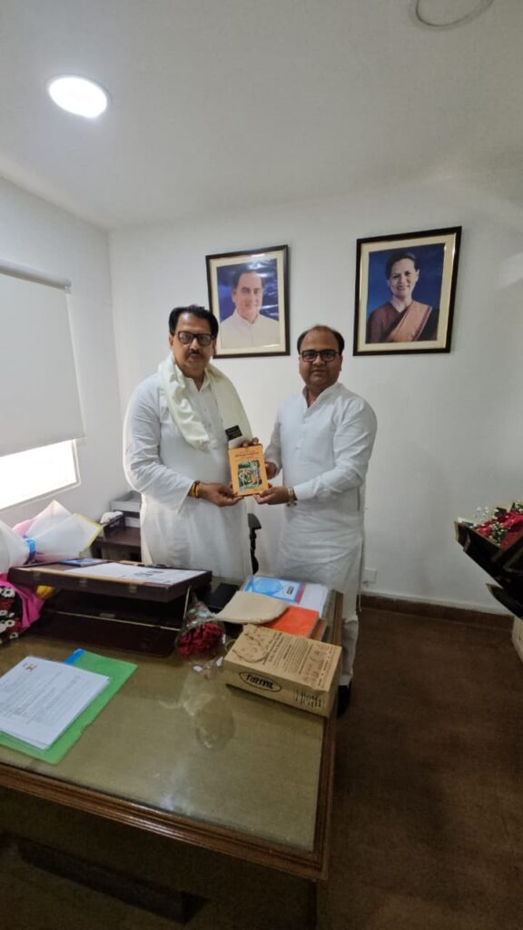 Sumit Gaur met Haryana Congress in-charge Sanjay Dutt.