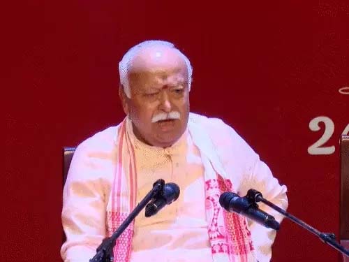 भागवत बोले- नई पीढ़ी को आदेश न दें, बातचीत करें:हम मनमानी करेंगे Bhagwat says: Don't issue orders to the new generation; engage in dialogue—they will do as they please.