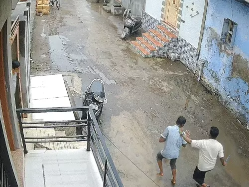 मां के लिव-इन-पार्टनर की बेटे ने की हत्या Son kills mother's live-in partner.