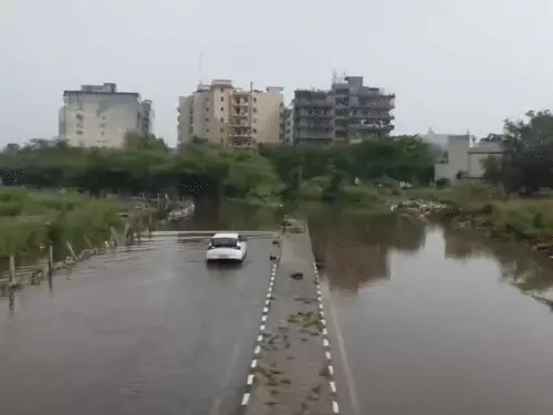 सैटेलाइट इमेज में राजस्थान-गुजरात से बादल गायब:बिहार-झारखंड में बारिश का रेड अलर्ट Satellite images show clouds missing over Rajasthan and Gujarat; 'Red Alert' for rain in Bihar and Jharkhand.