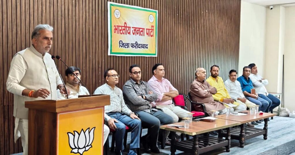 लोकतंत्र की सबसे बड़ी ताकत होता है मतदाता का वोट : कृष्णपाल गुर्जर The voter's vote is the greatest strength of democracy: Krishan Pal Gurjar