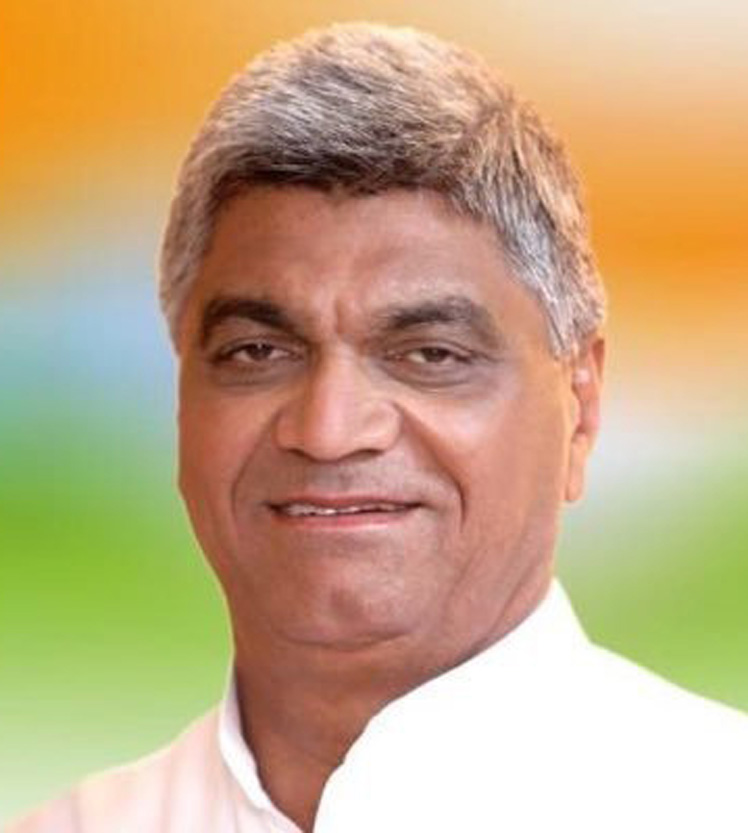 पृथला क्षेत्र की बदहाल सडक़ों और जलभराव पर गरजे विधायक रघुबीर तेवतिया MLA Raghubir Teotia lashed out over the dilapidated roads and waterlogging in the Prithla area.