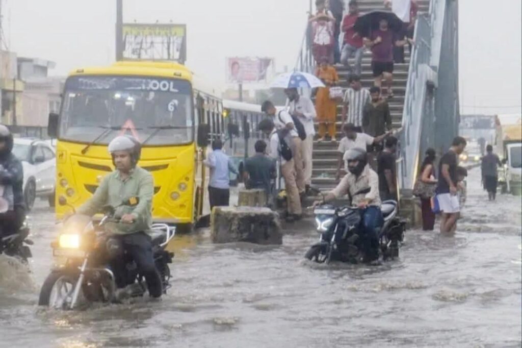 Rain brings more trouble than relief! Daily life completely disrupted.