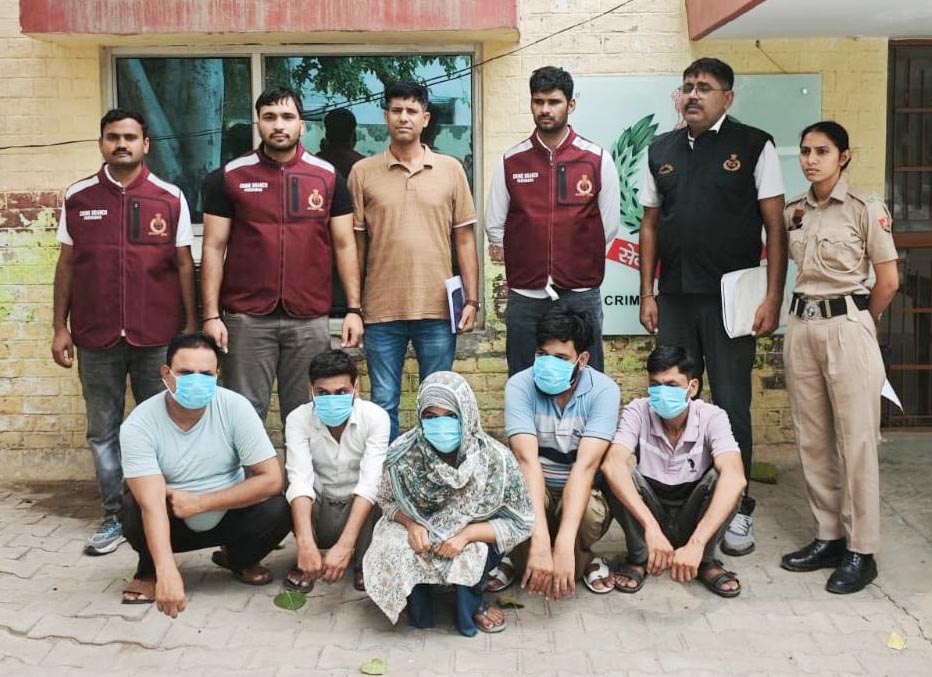 शादी का झांसा देकर ठगी करने वाले गिरोह का भंडाफोड, पति-पत्नी सहित पांच गिरफ्तार Gang defrauding people under the pretext of marriage busted; five arrested, including a husband and wife.