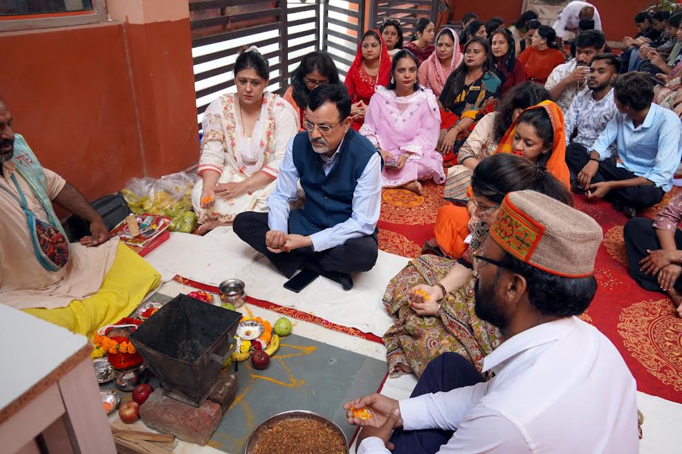 रैगिंग कानूनी अपराध व नैतिक अभिशाप है, इसे जड़ से मिटाए : डॉ. रवि हान्डा Ragging is a legal offense and a moral scourge; eradicate it completely: Dr. Ravi Handa.