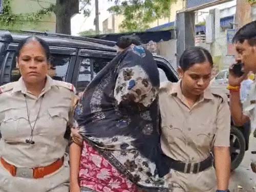 जंतर-मंतर प्रोटेस्ट में तोड़फोड़ करने वाला था संदिग्ध जैश आतंकी Suspected Jaish terrorist was planning to cause vandalism at the Jantar Mantar protest.