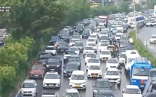 दिल्ली-NCR में लगातार दूसरे दिन तेज बारिश, गुरुग्राम में वर्क-फ्रॉम-होम:यूपी में 4 की मौत Heavy rain in Delhi-NCR for the second consecutive day; work-from-home in Gurugram; 4 dead in UP.