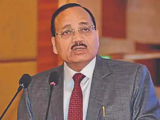 सीजेआई कांत ने कहा, टिप्पणी का गलत इस्तेमाल हुआ:युवाओं को भटकाने की कोशिश CJI Kant said the remark was misused: an attempt to mislead the youth.