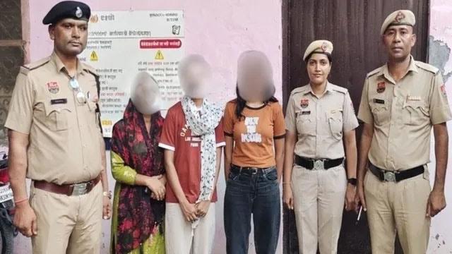दार्जिलिंग की खूबसूरत वादियों के वीडियो देख घूमने निकलीं थी She set out on a trip after watching videos of the beautiful valleys of Darjeeling.