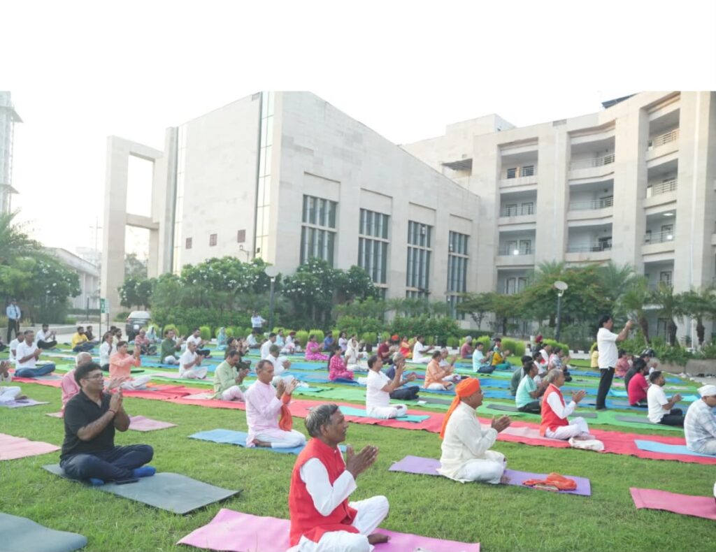 ESIC मेडिकल कॉलेज फरीदाबाद में योग शिविर का भव्य समापन Grand conclusion of the yoga camp at ESIC Medical College, Faridabad.