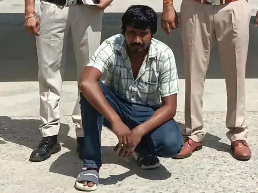 पलवल में ATM कार्ड बदलकर ठगी का आरोपी काबू:CIA टीम ने फरीदाबाद से पकड़ा Accused of fraud by swapping ATM cards apprehended in Palwal; CIA team nabbed him in Faridabad.