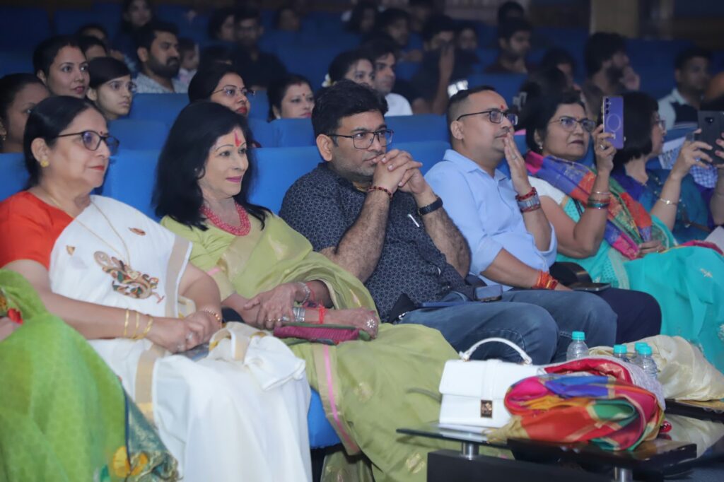 ‘नृत्य संध्या’ में भारतीय शास्त्रीय नृत्य की मनोहारी प्रस्तुतियों ने बांधा समां Beautiful presentations of Indian classical dance in 'Nritya Sandhya' enthralled the audience.