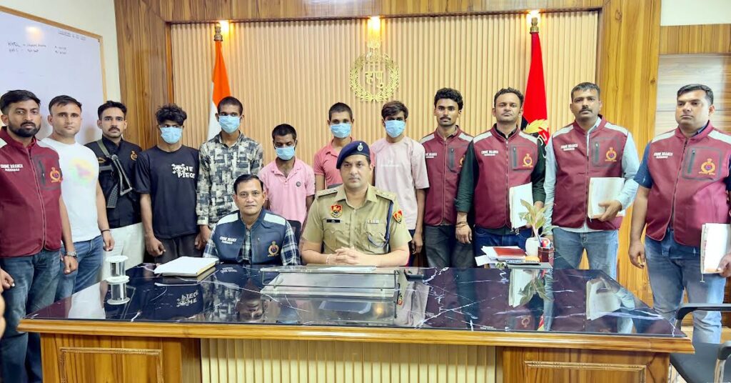 तीन वाहन चोर गैंग का पर्दाफाश, छह सदस्य काबू, 8 बाइकें बरामद Three vehicle-lifting gangs busted; six members apprehended, 8 bikes recovered.