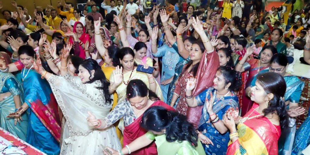 श्री राधे मित्र मंडल (रजि.) बल्लभगढ़ ने धूमधाम से मनाया राधा रानी का जन्मोत्सव Shri Radhe Mitra Mandal (Regd.), Ballabhgarh, celebrated Radha Rani's birth anniversary with great fanfare.