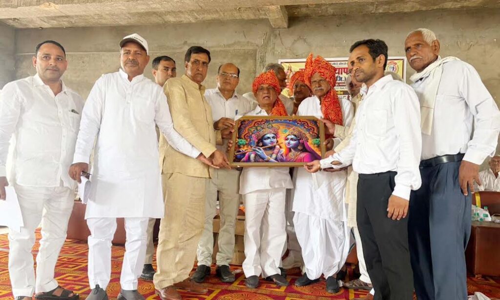 गुर्जर रत्न सम्मान से नवाजे गए बाबूजी रूप सिंह नागर Babuji Roop Singh Nagar Honoured with the 'Gurjar Ratna Samman'