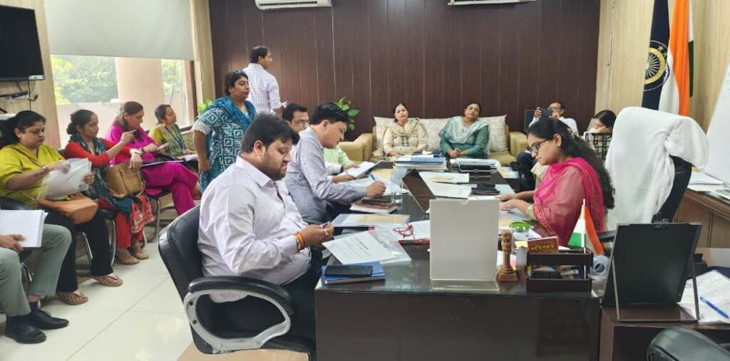 हर पात्र बच्चे, गर्भवती महिला और किशोरी तक स्वास्थ्य सेवाएं पहुंचाएं: अंजलि श्रोत्रिया Ensure health services reach every eligible child, pregnant woman, and adolescent girl: Anjali Shrotriya