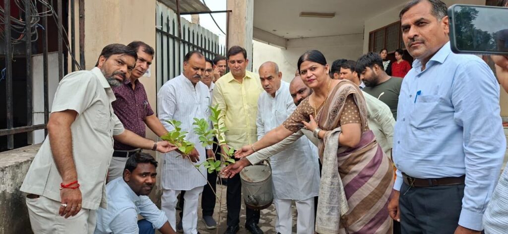 MLA Moolchand planted saplings at Model Sanskriti School under the 'Seva Sankalp Abhiyan'.
