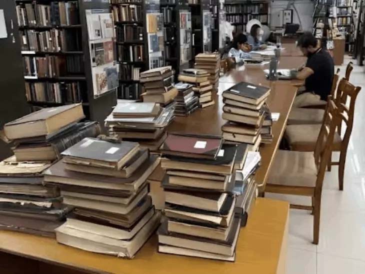 सुप्रीम कोर्ट ने 135 साल पुरानी लाइब्रेरी पर जवाब मांगा Supreme Court seeks response regarding 135-year-old library.