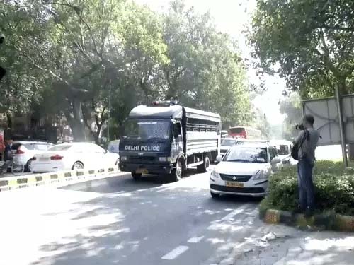 आशुतोष-सौरव की जमानत याचिका पर थोड़ी देर में सुनवाई Hearing on Ashutosh and Sourav's bail plea shortly